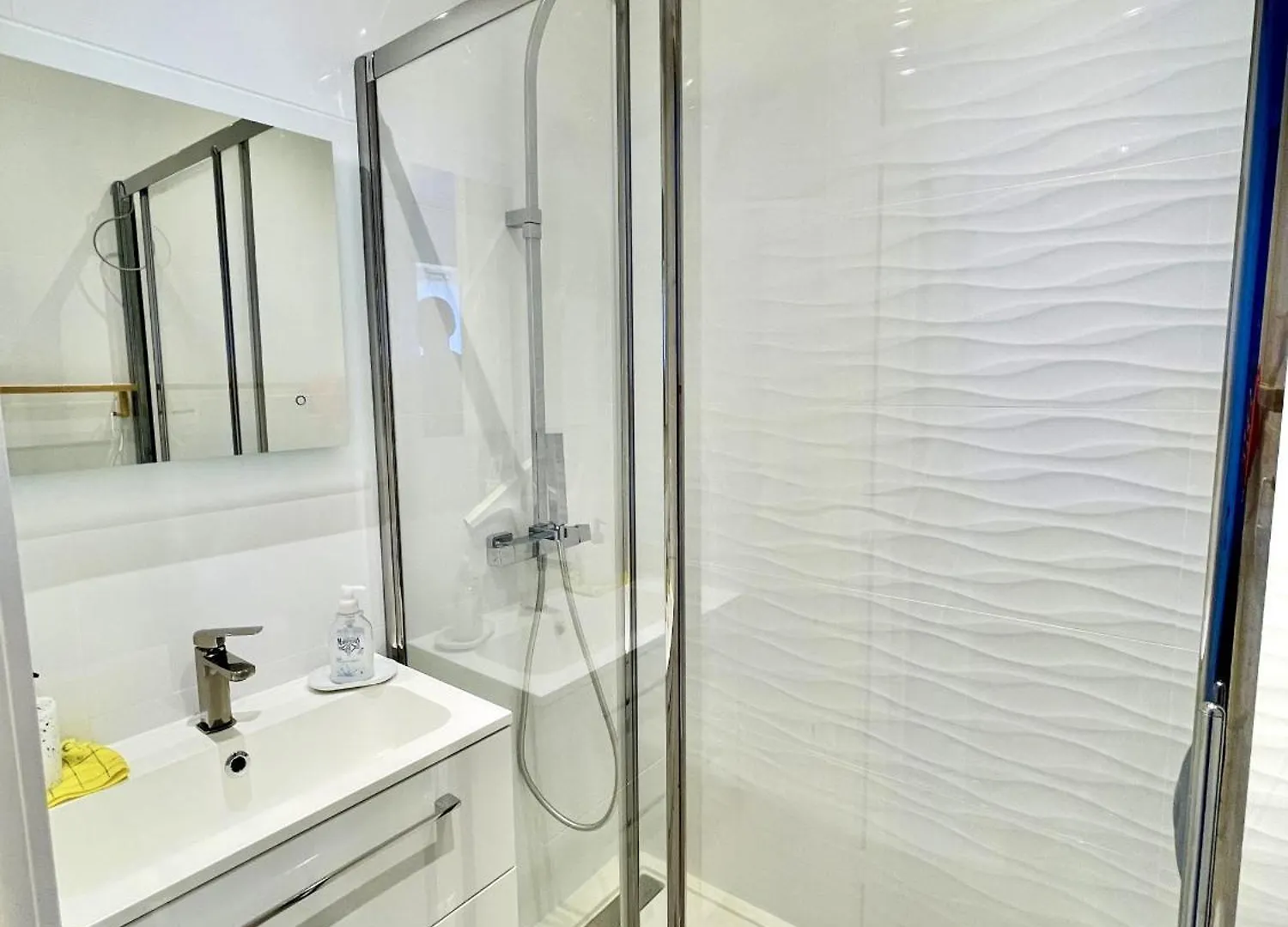 アパート Bella Vista Luxe 2 Chambres カンヌ